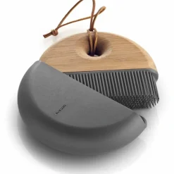 Outlet Silicone Dustpan & Brush Set - cozylivehome.com | we sell a wide range of comfortable household items Shop All